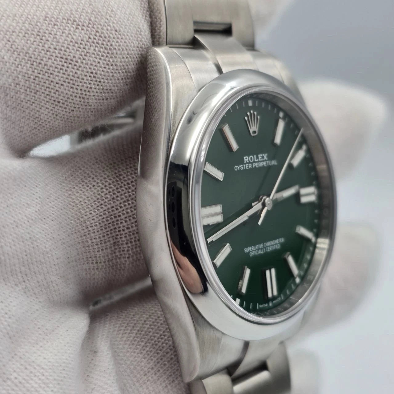 2023 PAPERS Rolex Oyster Perpetual 41mm Green Stainless Steel 124300 BOX