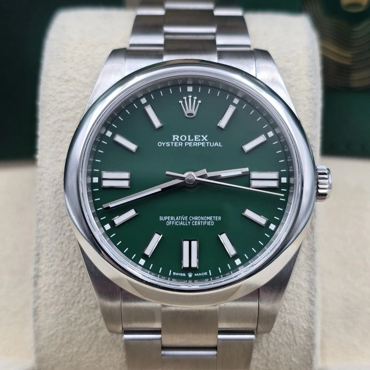 2023 PAPERS Rolex Oyster Perpetual 41mm Green Stainless Steel 124300 BOX