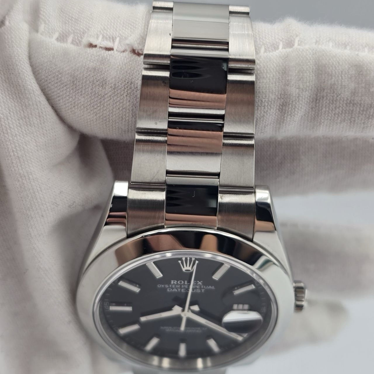 2024 PAPERS Rolex Datejust 41mm 126300 Black Stick Dial Smooth Bezel Oyster BOX