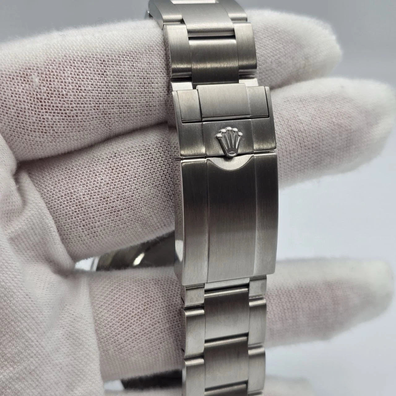 PAPERS 2024 Rolex Explorer II 42mm 226570 Stainless Steel Black Dial BOX