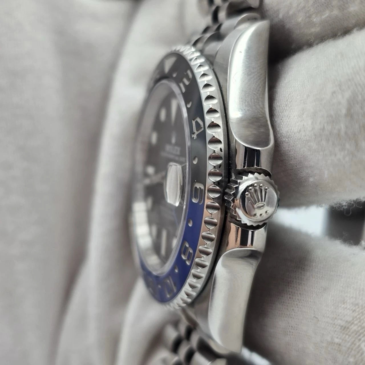 Rolex GMT-Master II 126710BLNR Batgirl 4