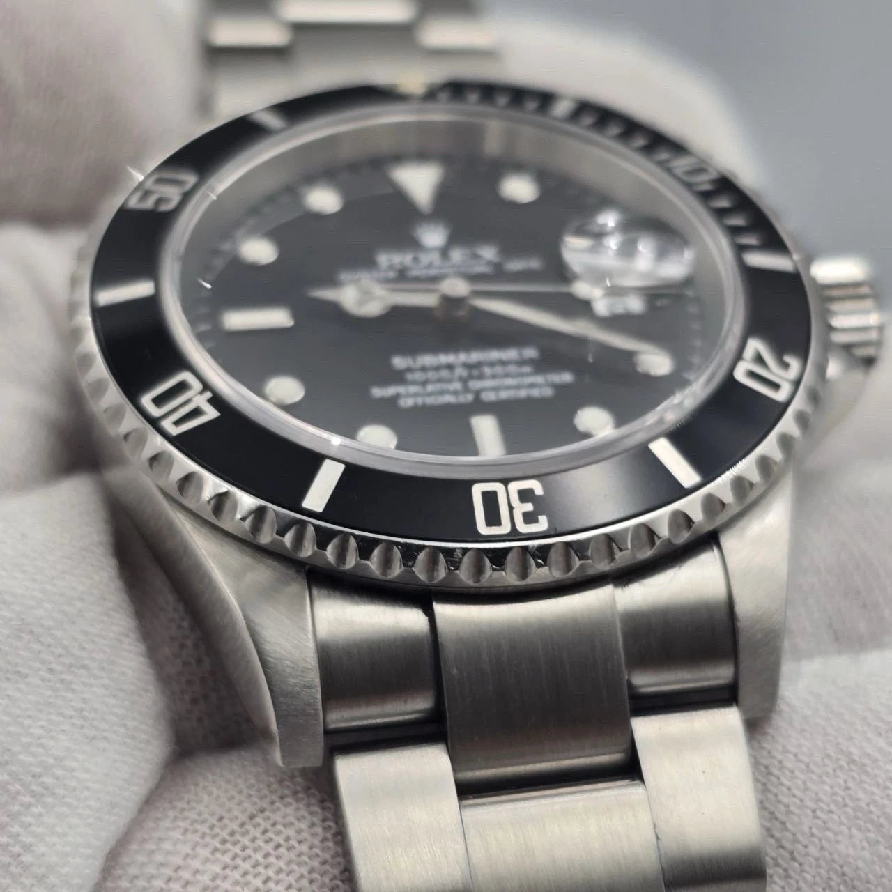 MINT PAPERS 2004 Rolex Submariner Date NO HOLES Black Dial 40mm Watch 16610