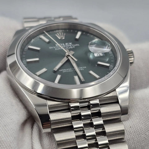 PAPERS 2025 MINT Rolex Datejust 41mm Smooth Mint Green Dial Jubilee 126300 BOX