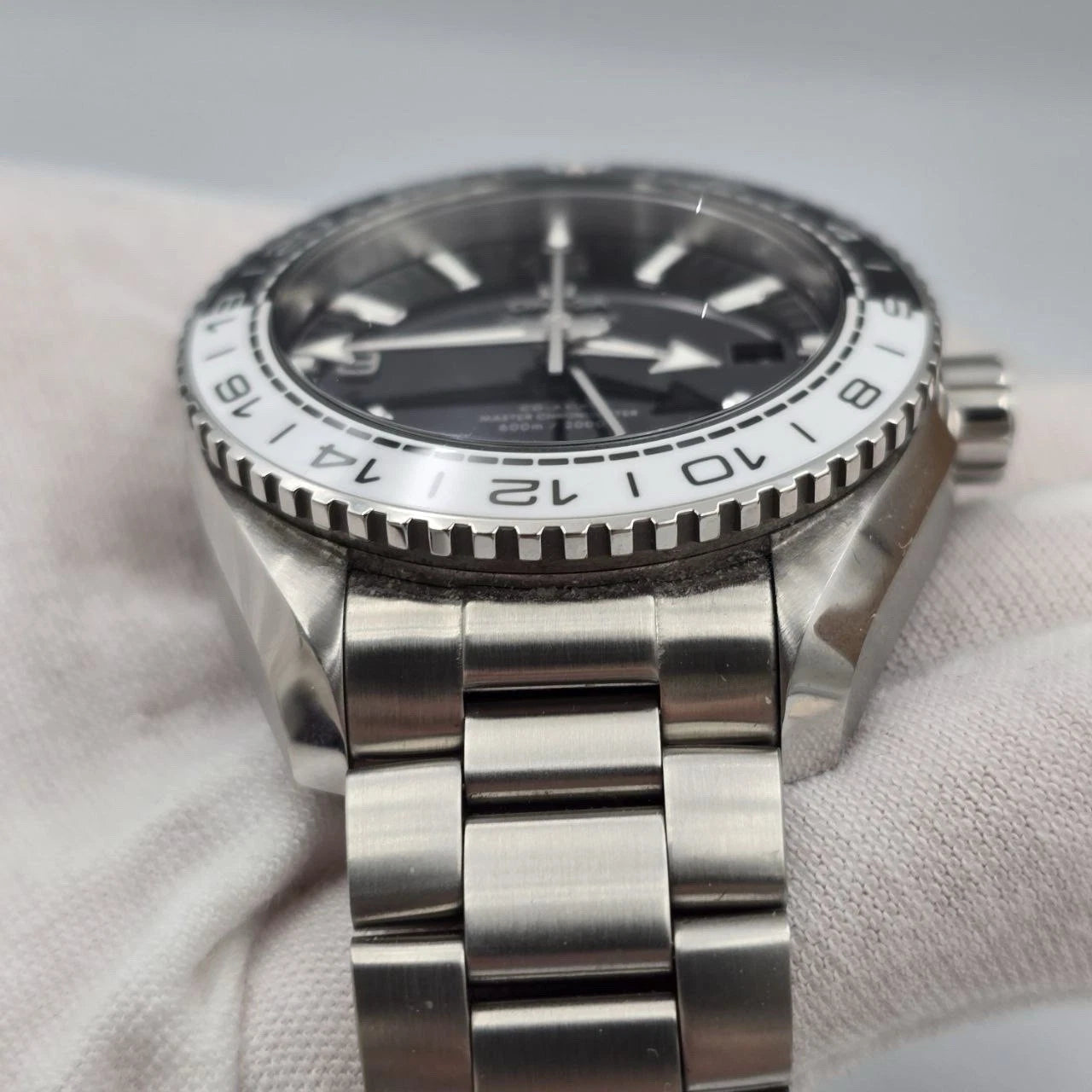 2024 PAPERS OMEGA Seamaster Planet Ocean GMT 600M “Oreo" 215.30.44.22.01.001 BOX