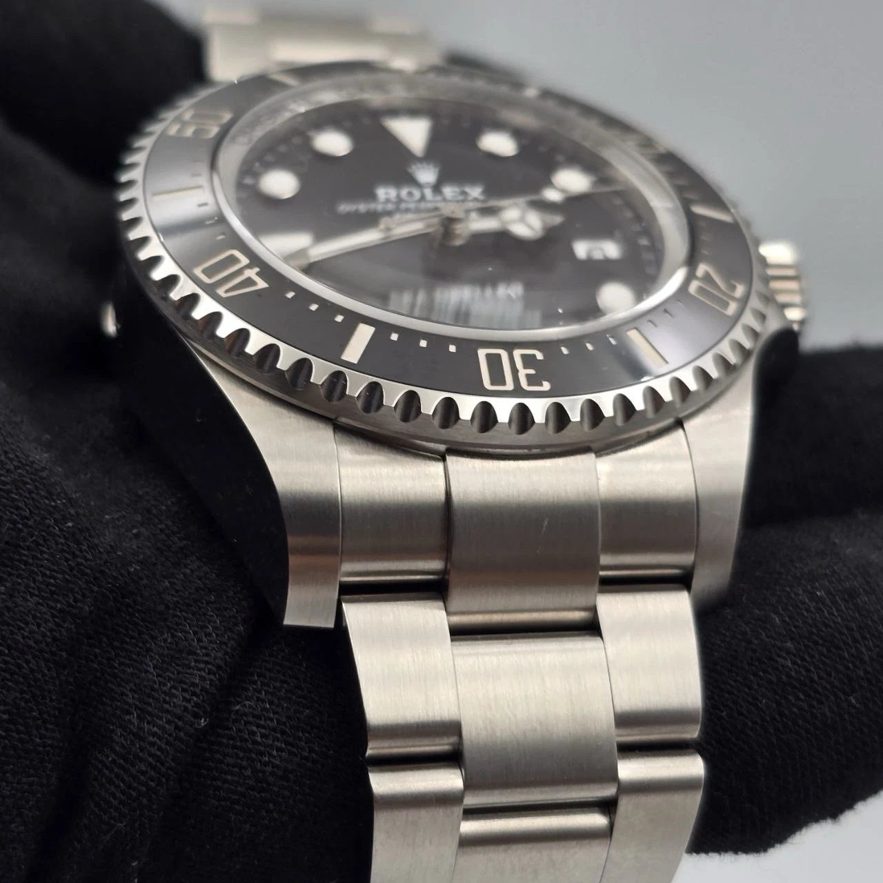 MINT 2023 PAPERS Rolex Sea-Dweller Deepsea Steel Black 44mm 136660 Watch BOX