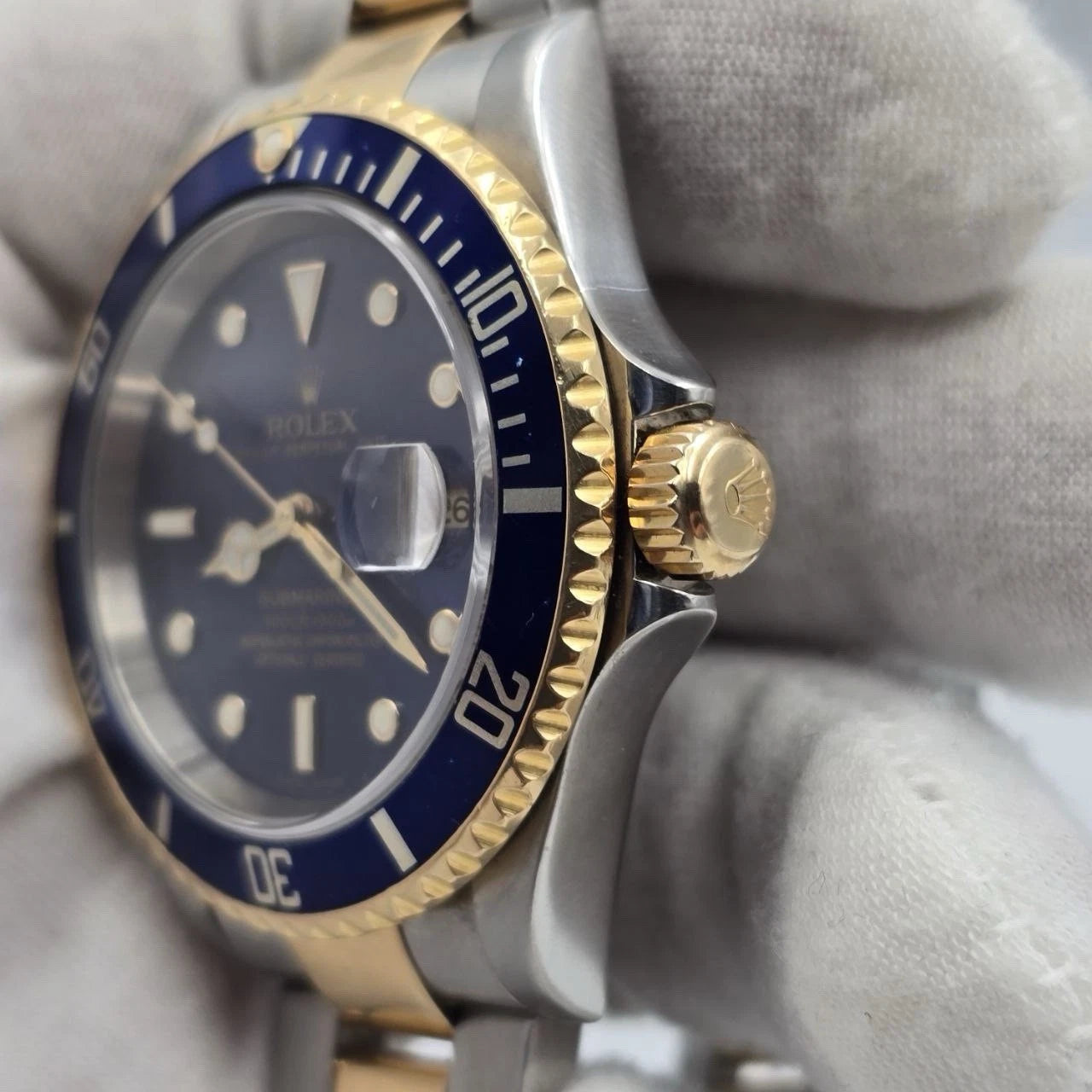 2005 Rolex Submariner 16613 NO HOLES Blue Dial Two Tone Steel Gold 40mm Watch
