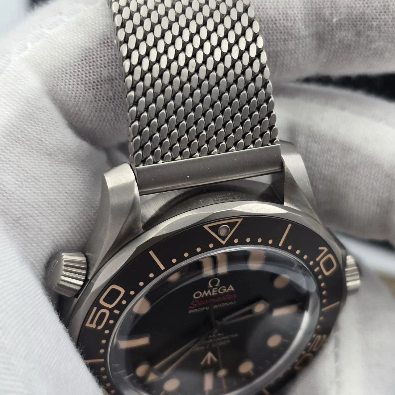 NEW 2025 OMEGA Seamaster Diver 300M 007 NTTD 42mm 210.90.42.20.01.001 UNWORN