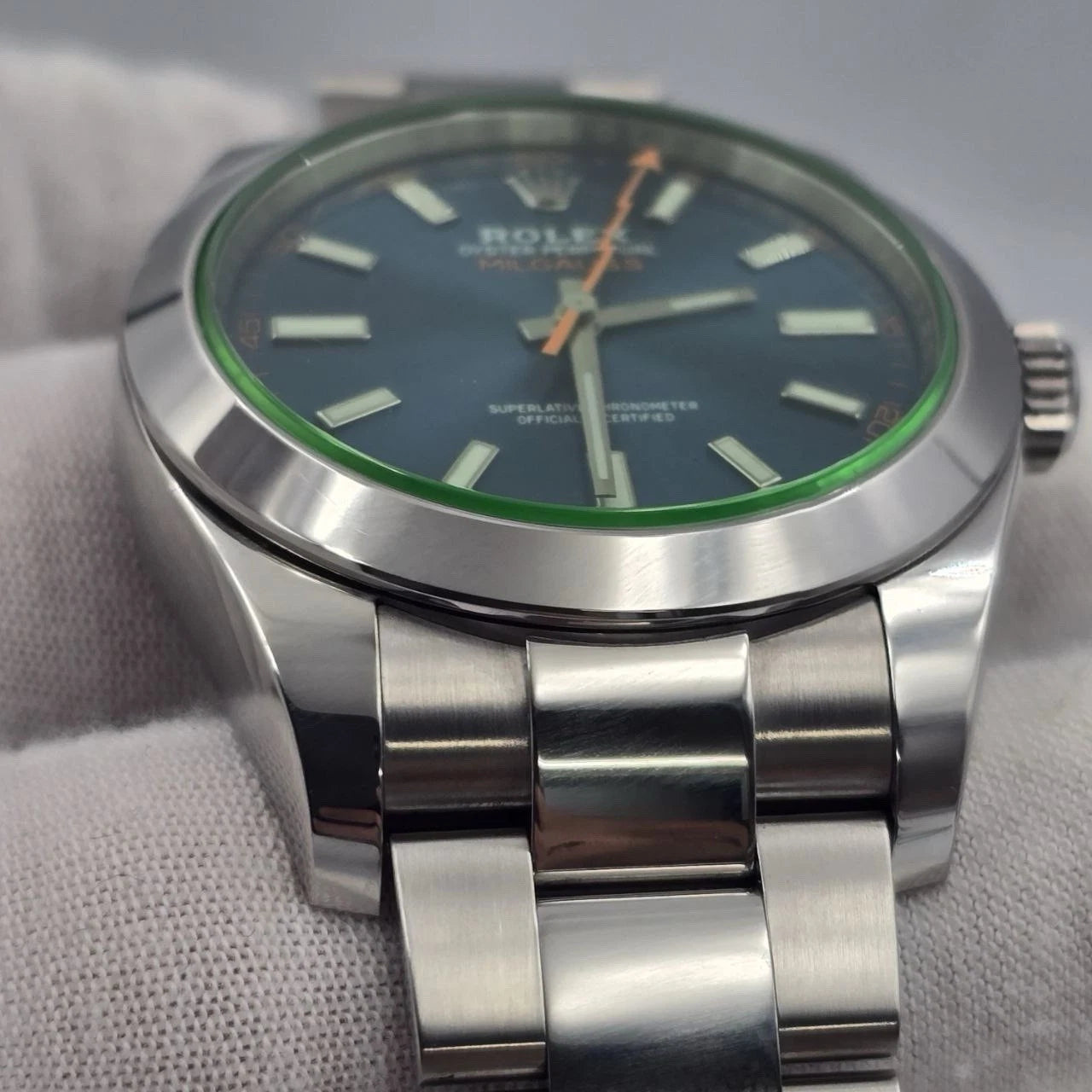 PAPERS 2022 Rolex Milgauss 40mm Steel Blue Dial Green Crystal 116400GV BOX