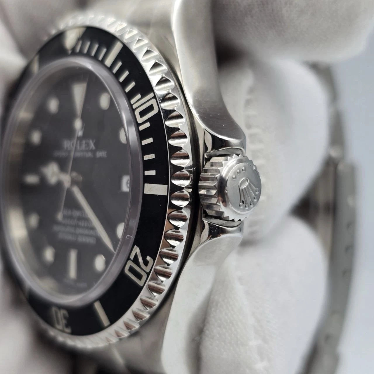 PAPERS 2005 Rolex Sea-Dweller 16600 Stainless Steel Black Dial 40MM Watch + RSC