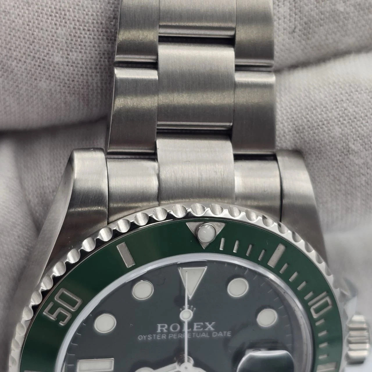 PAPERS 2013 MINT Rolex Submariner Hulk 116610LV Green 40mm Ceramic Watch BOX