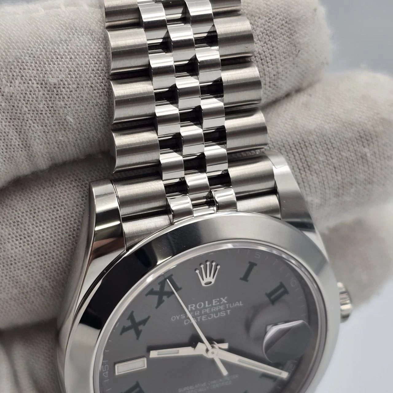 NEW 2025 Rolex Datejust 41mm 126300 Steel Jubilee Wimbledon Dial UNWORN