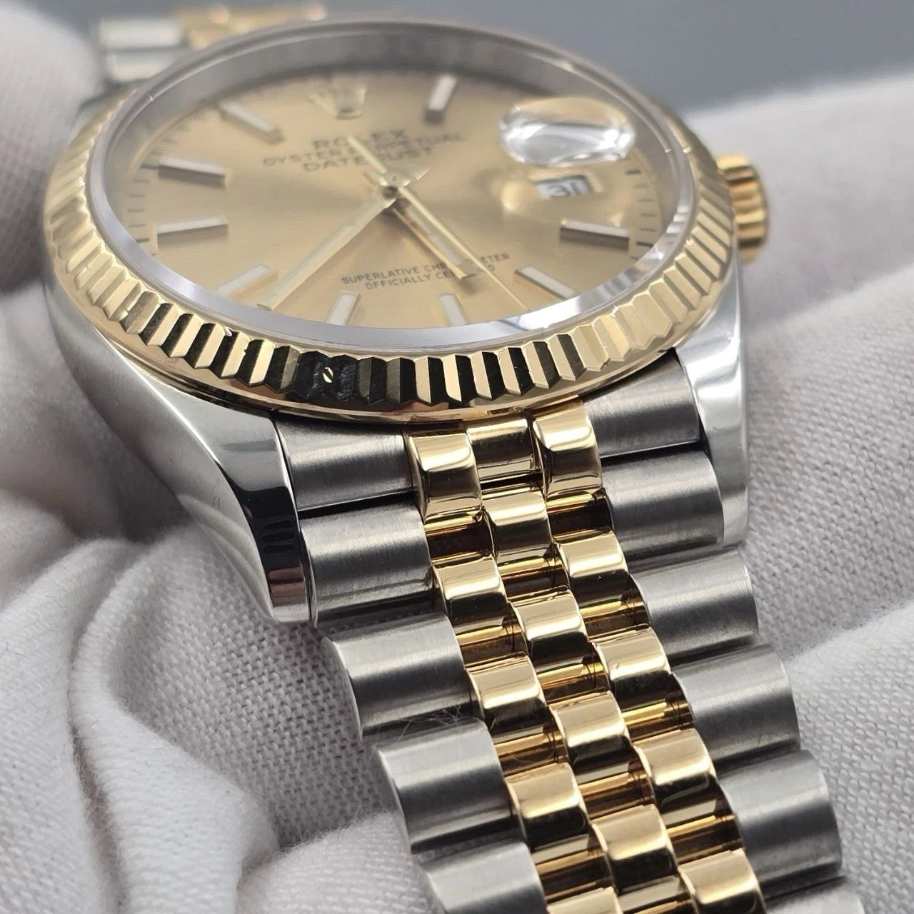 PAPERS 2020 Rolex Datejust 36mm Jubilee 126233 Two-Tone Champagne Dial BOX