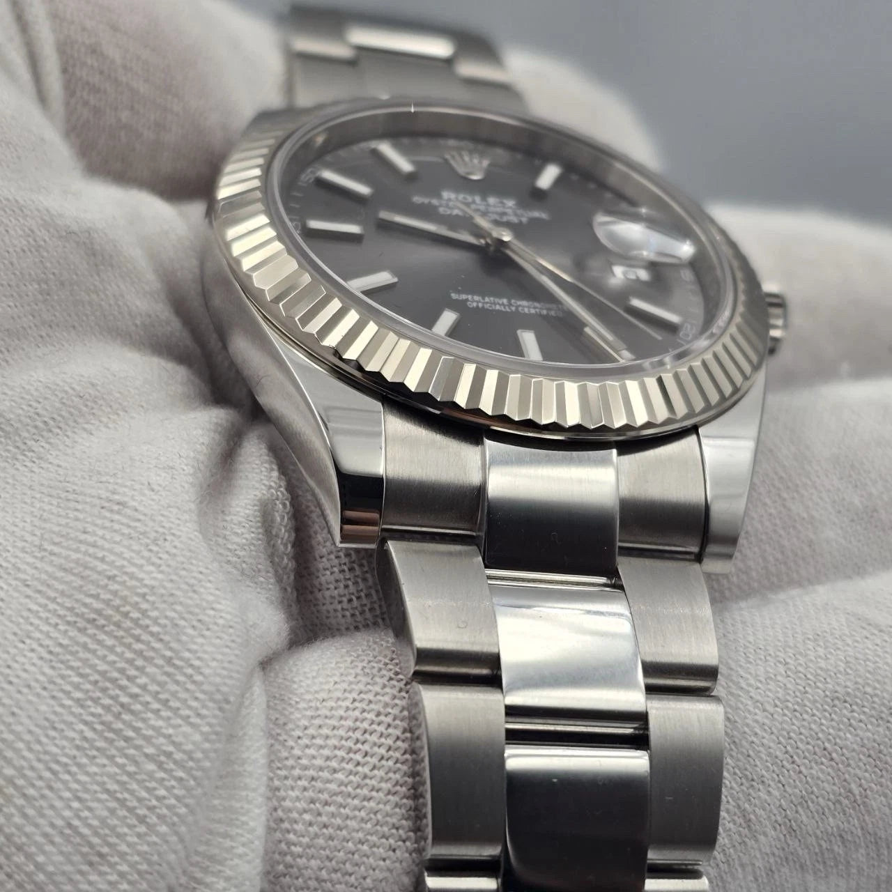 PAPERS MINT 2024 Rolex Datejust 41mm Oyster Rhodium Dial Fluted Bezel 126334 BOX