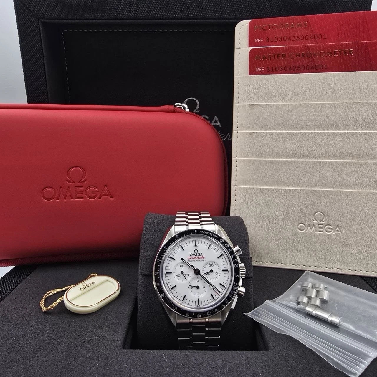 Omega Speedmaster White Dial Steel 42mm 310.30.42.50.04.001 BOX