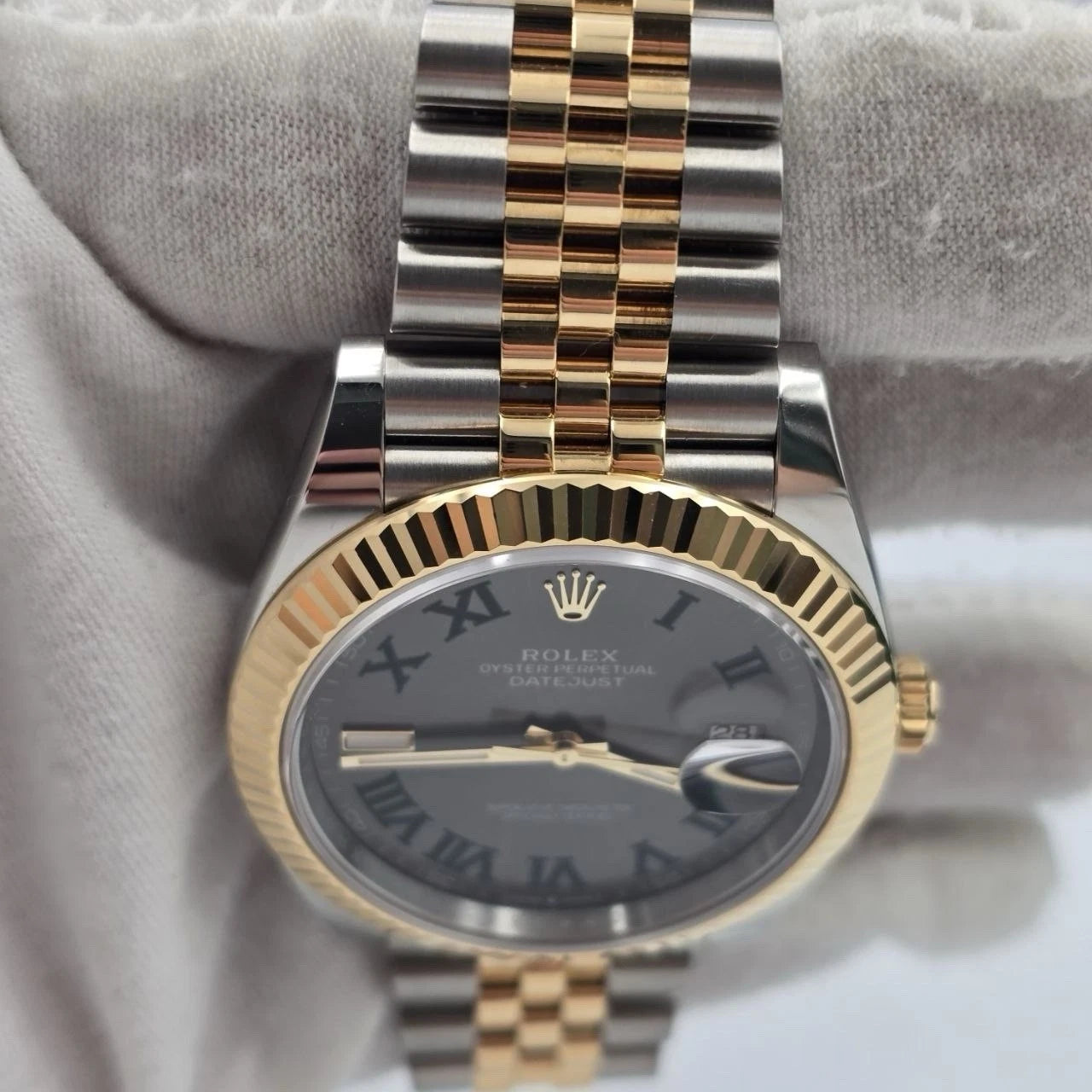 2025 PAPERS Rolex Datejust 41mm Two Tone Wimbledon Dial Jubilee 126333 BOX