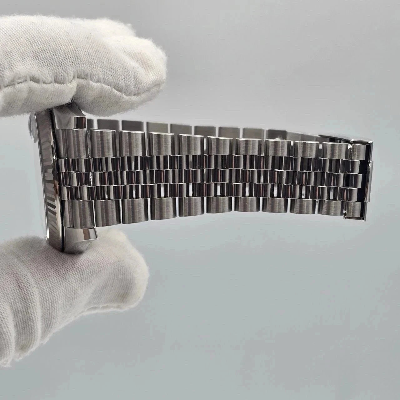 NEW 2026 Rolex Datejust 41mm 126334 Steel Jubilee Gray Wimbledon Dial UNWORN