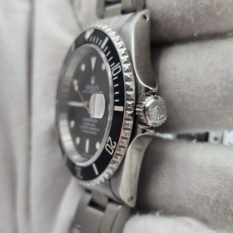 PAPERS Rolex Submariner Date 16610 Black Dial Stainless Steel Oyster 40mm