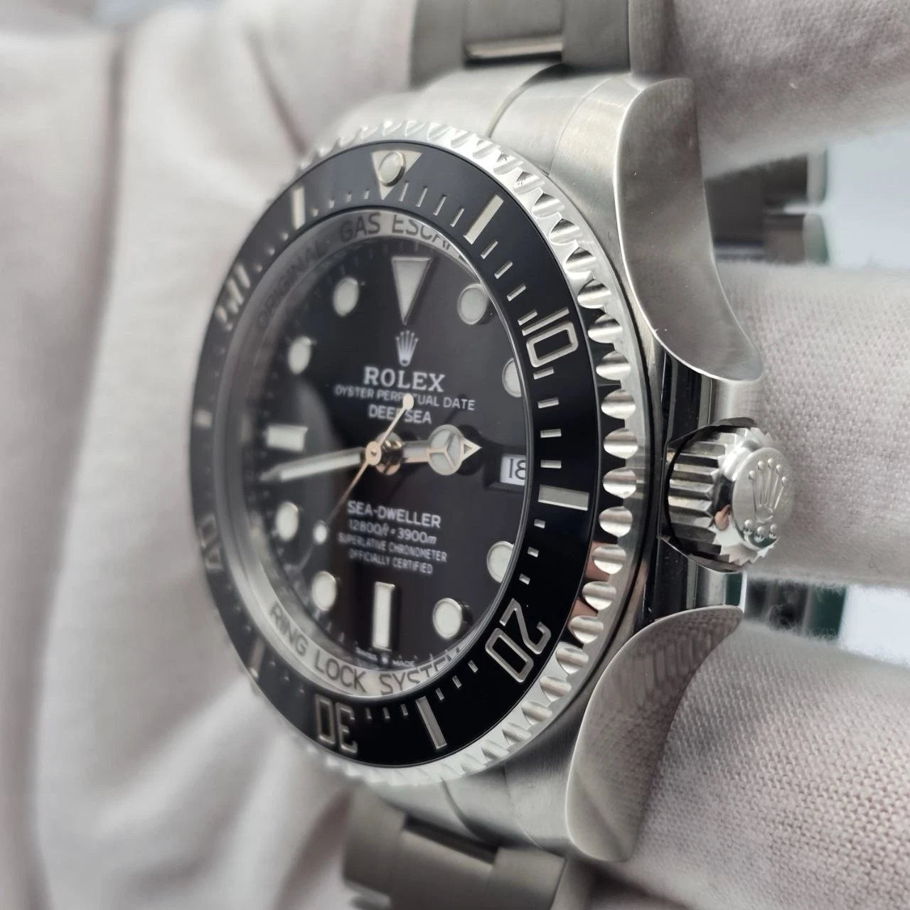 2022 PAPERS Rolex Sea-Dweller Deepsea Black 44mm Stainless Ceramic 126660 BOX