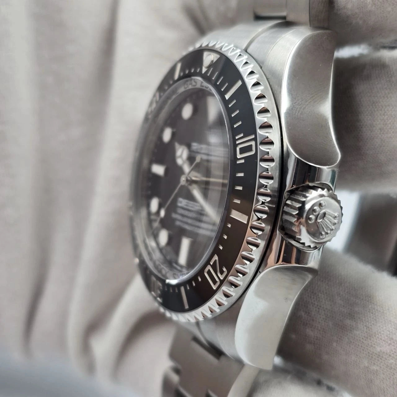Rolex Sea-Dweller Deepsea 136660 4