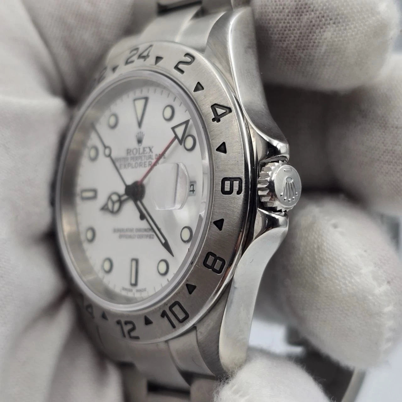 PAPERS MINT 2005 Rolex 16570 Explorer II White Steel NO HOLES 40mm Watch