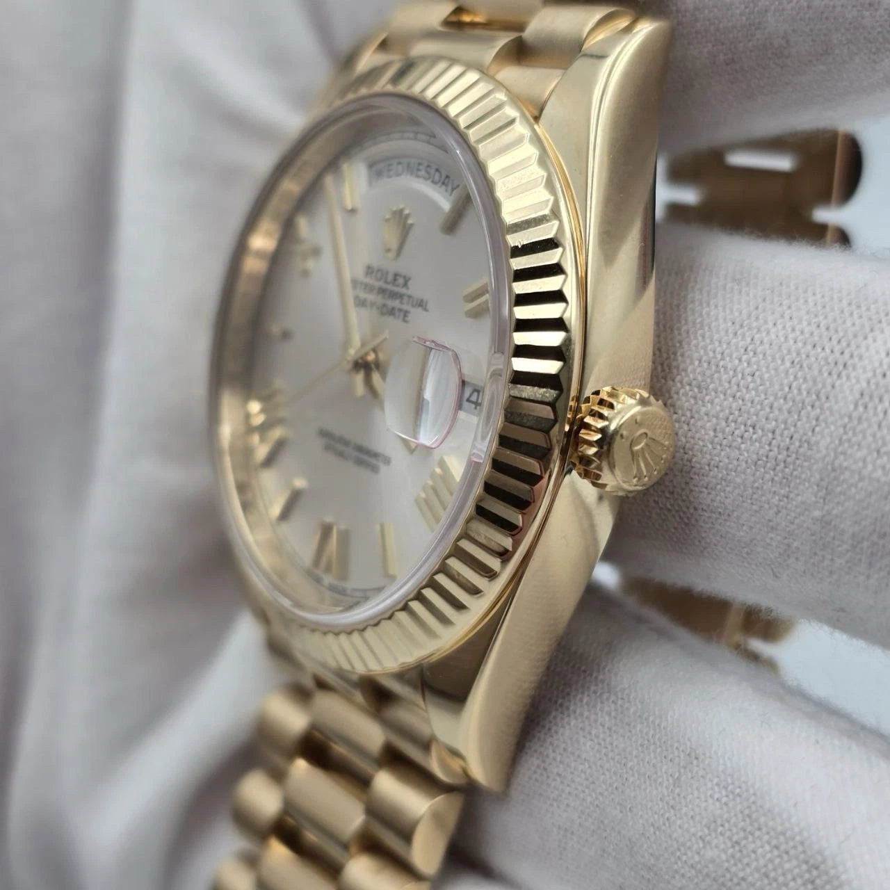 2018 PAPERS Rolex Day-Date 40mm 228238 President 18K Gold Silver Roman Dial BOX