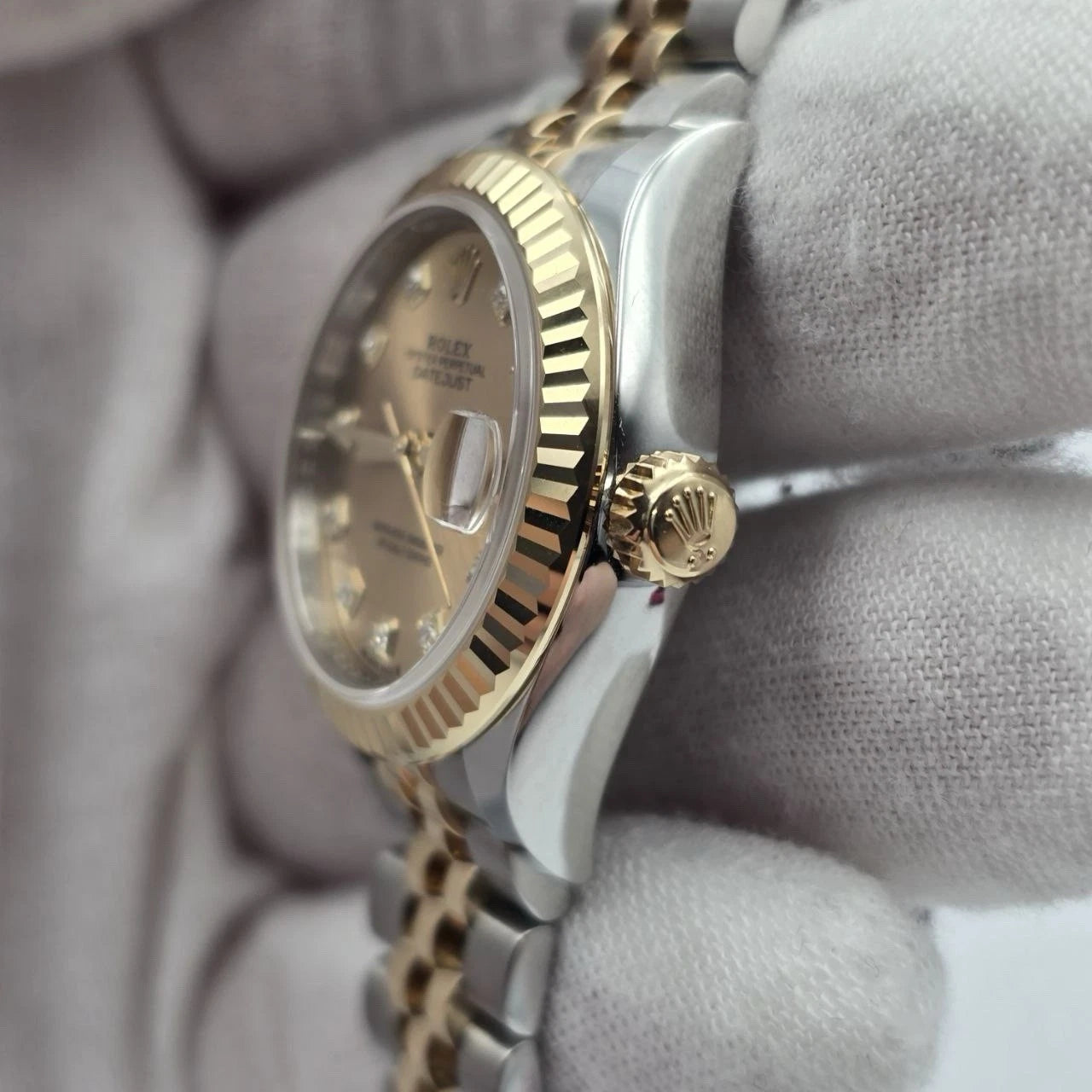 NEW 2025 Rolex Lady Datejust 28mm Champagne Diamond Dial 279173 Hidden Clasp