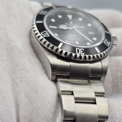 MINT PAPERS 2006 Rolex Sea-Dweller 16600 Stainless Steel Black Dial 40MM Watch