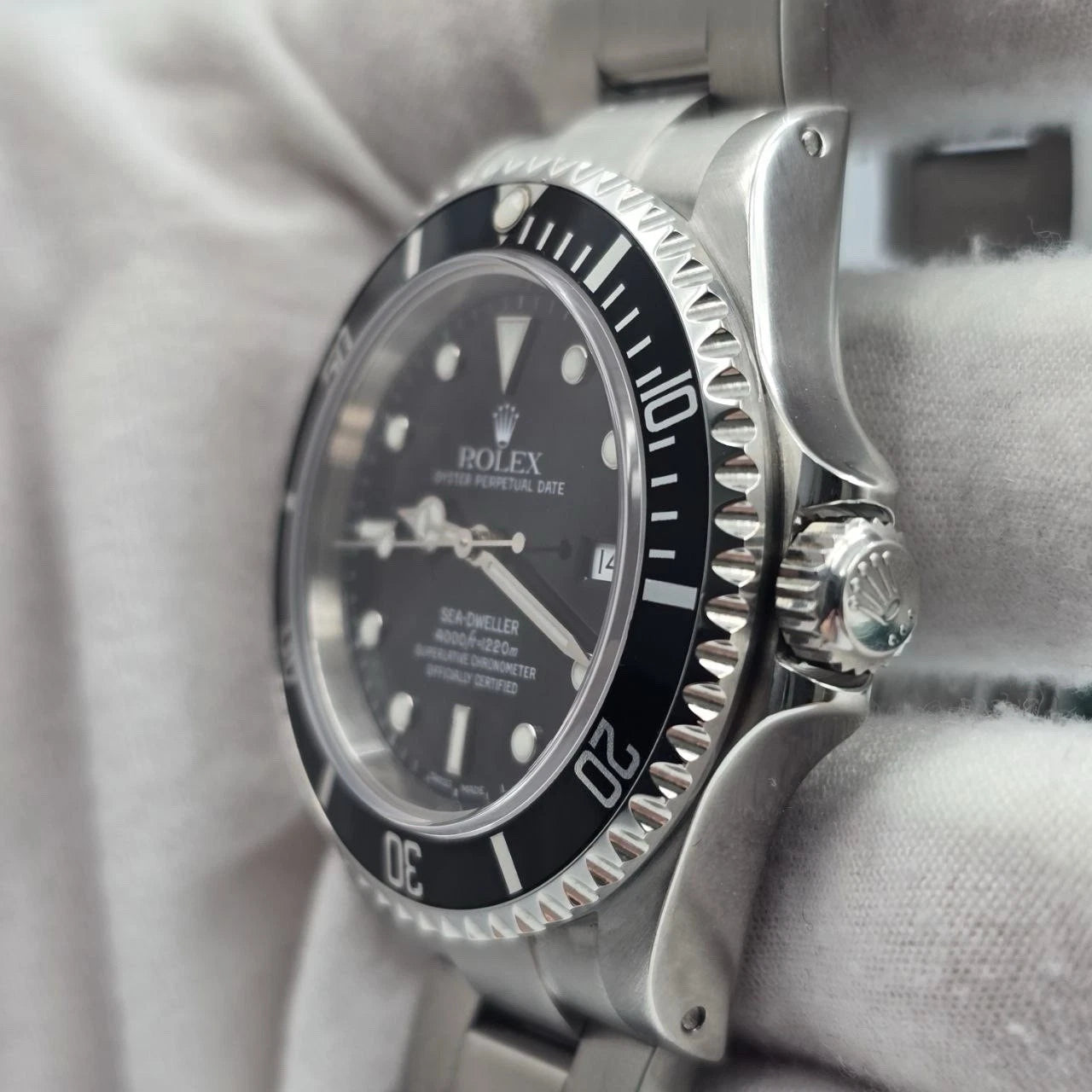 Rolex Sea-Dweller 16600 Stainless Steel Black Dial 40mm Watch