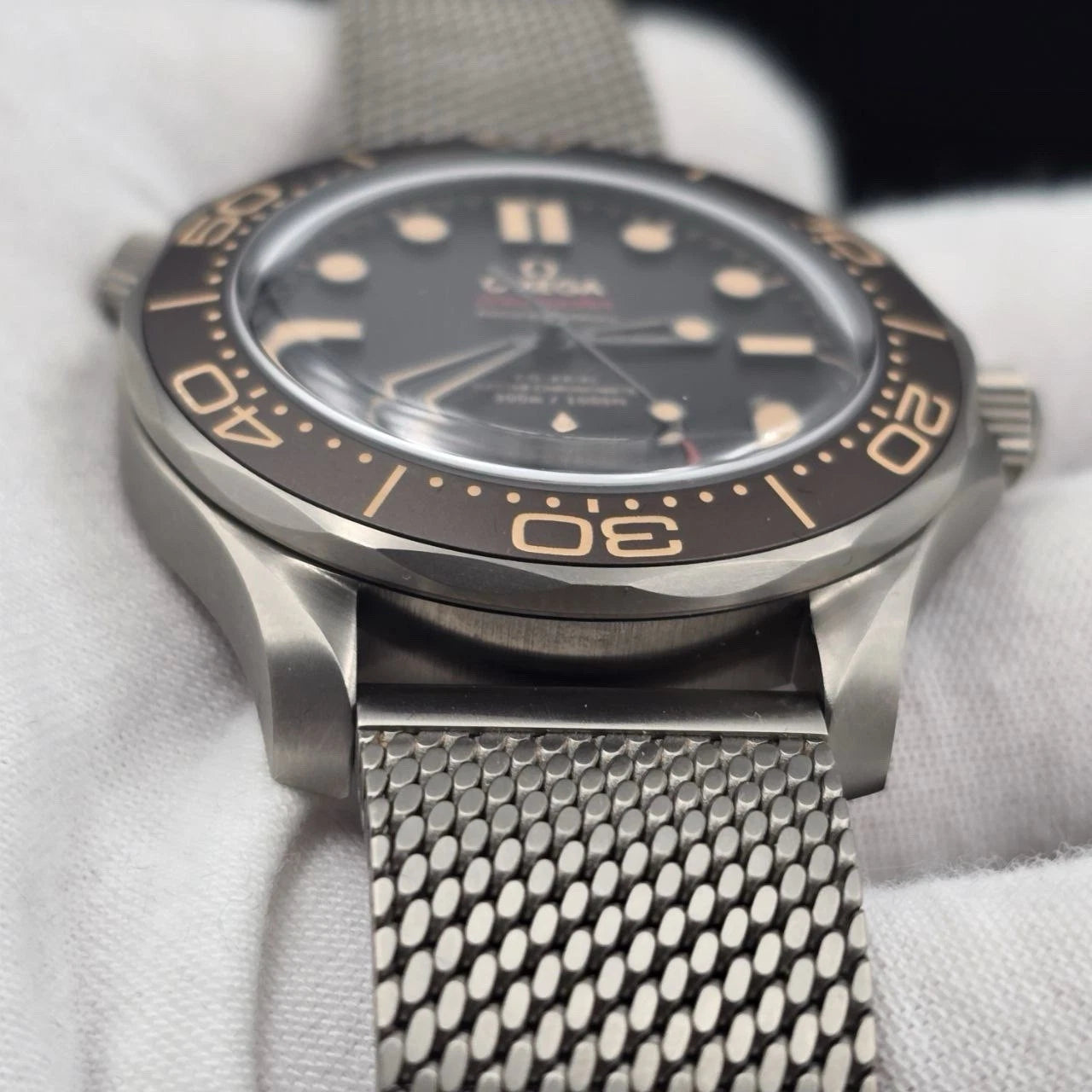 NEW 2025 OMEGA Seamaster Diver 300M 007 NTTD 42mm 210.90.42.20.01.001 UNWORN
