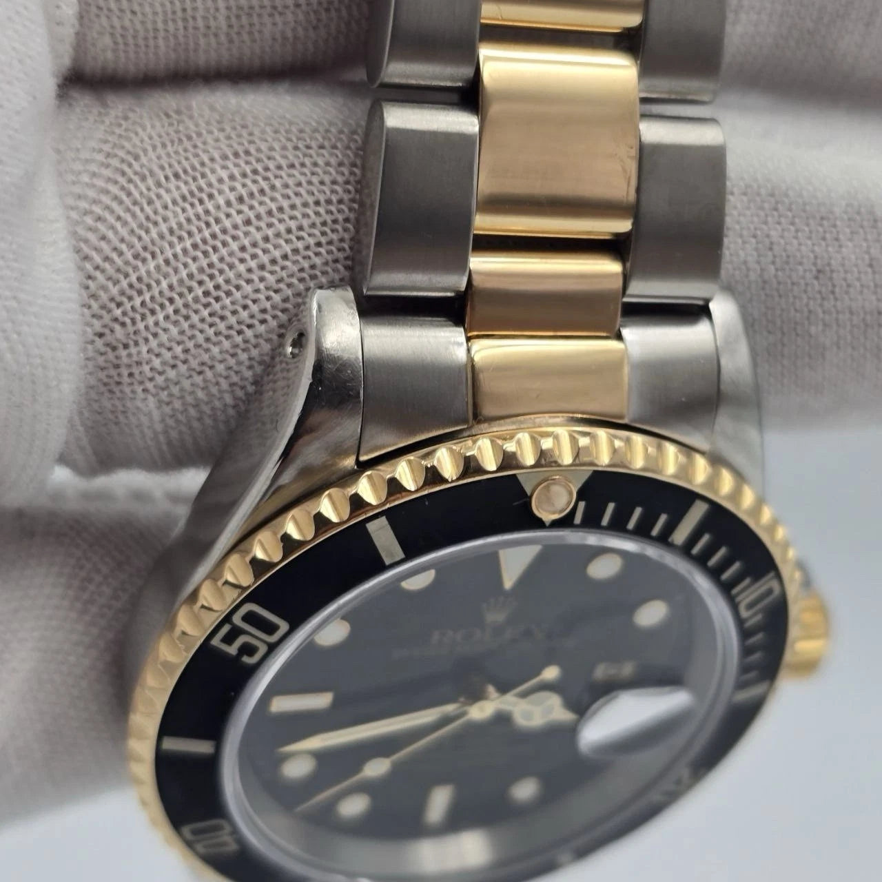 Rolex Submariner Date Black Yellow Gold Stainless Steel 40mm Watch 16613