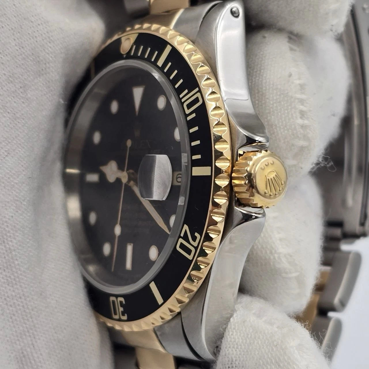 Rolex Submariner Date 16613 Black Dial Two Tone Steel Gold 40mm Watch
