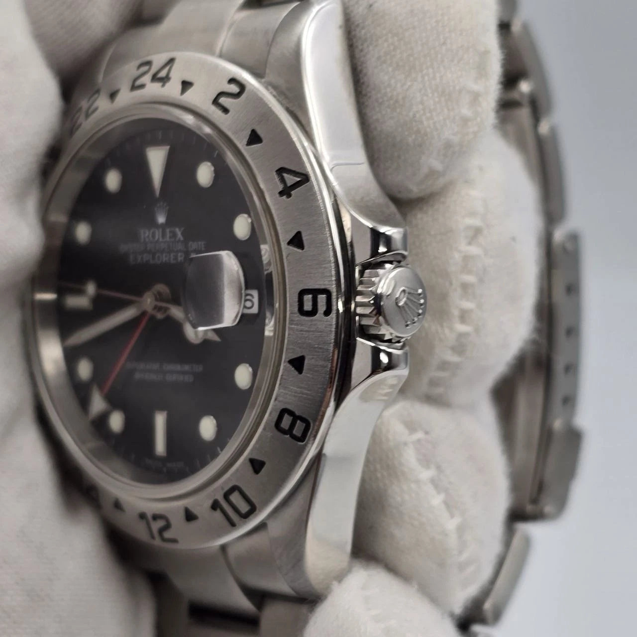 PAPERS 2007 Rolex Explorer II 16570 Black Dial NO HOLES Automatic Watch 40MM