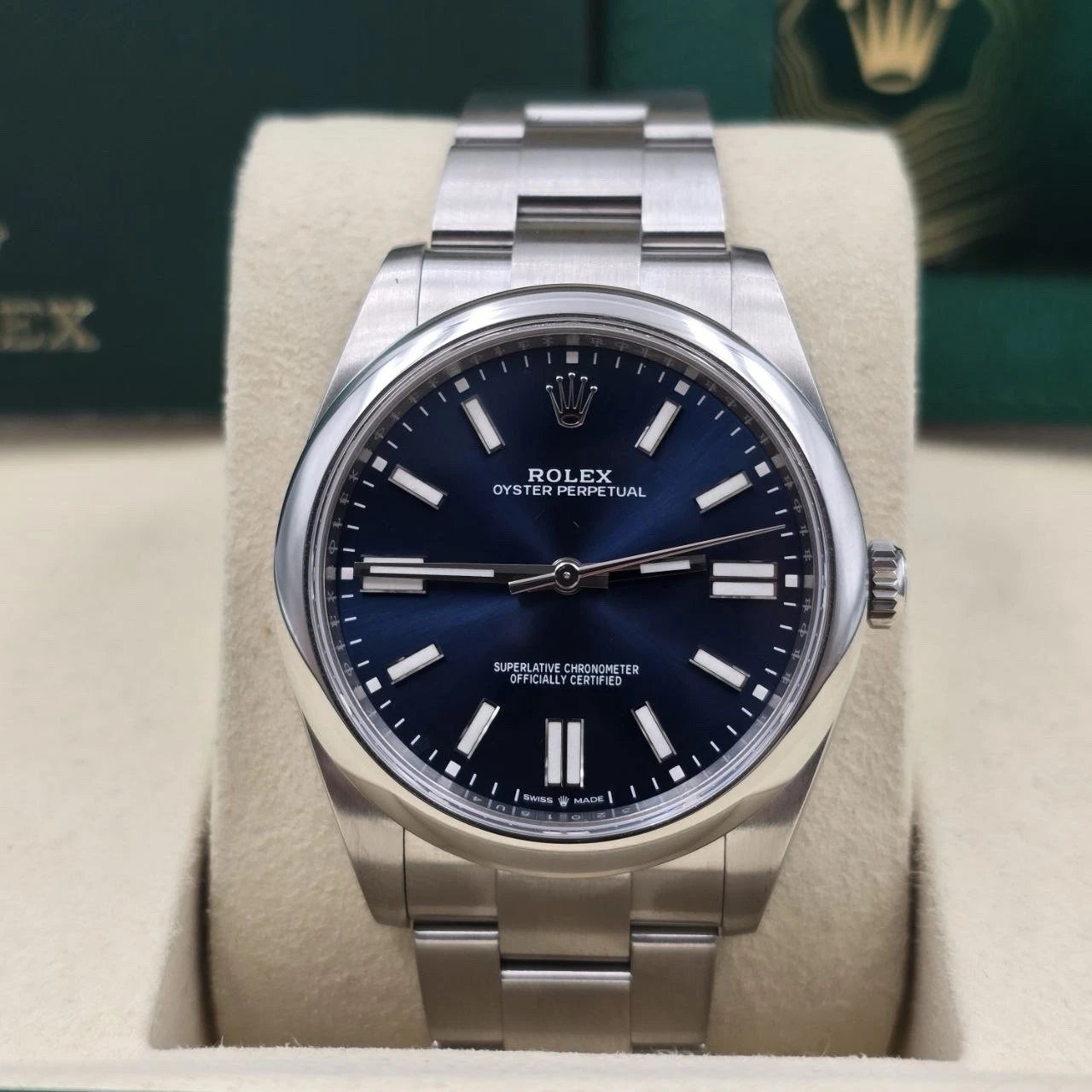 Rolex Oyster Perpetual 124300 2