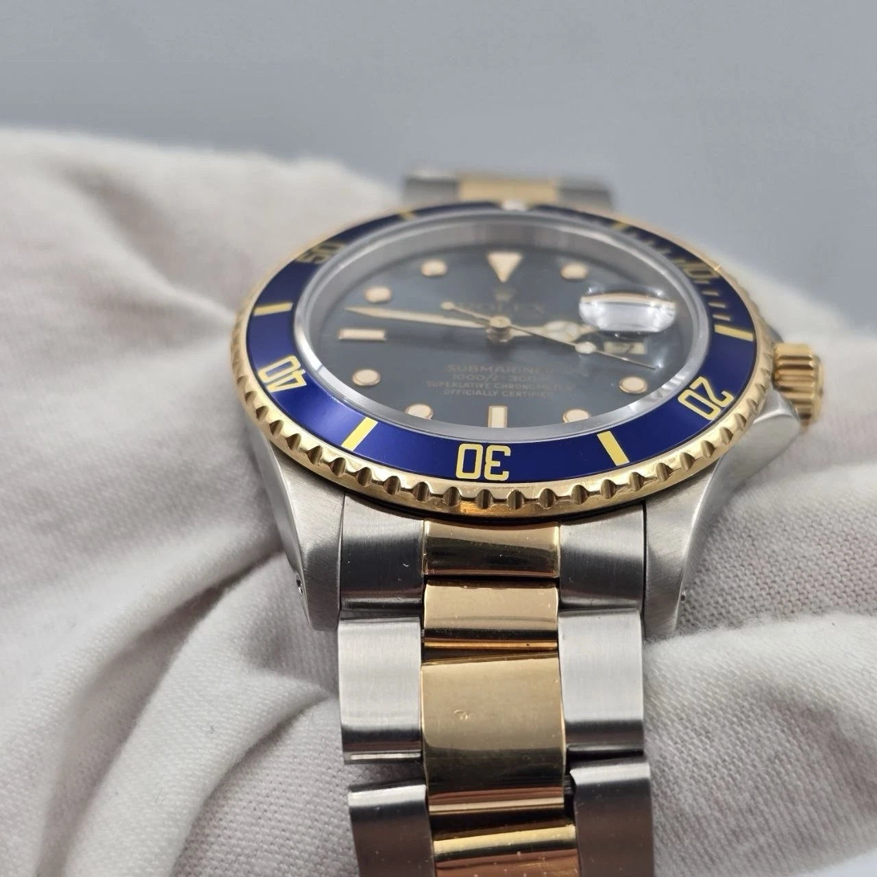 PAPERS Rolex Submariner Date 18K Gold Blue Sunburst Dial 40mm Watch 16803 BOX