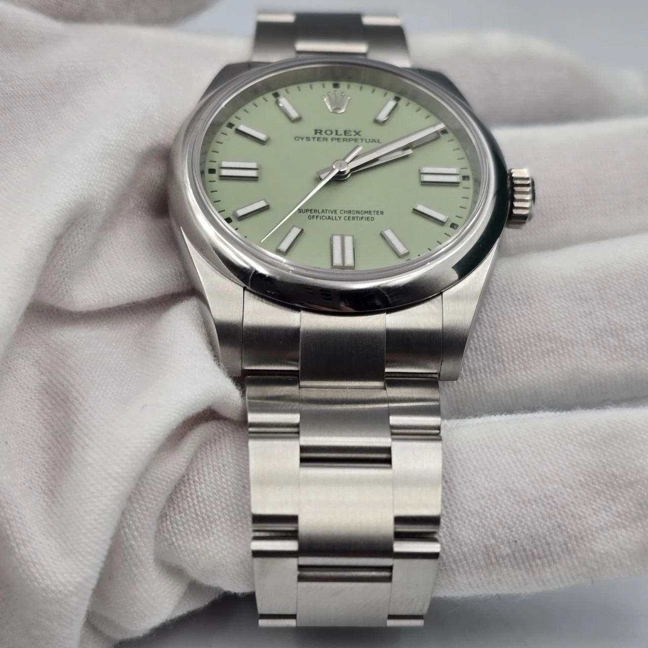 2025 PAPERS Rolex Oyster Perpetual Pistachio Dial Steel 41mm 134300 BOX