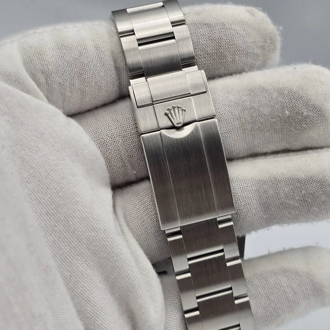PAPERS 2022 Rolex Explorer II 42mm 226570 Stainless Steel Black Dial BOX