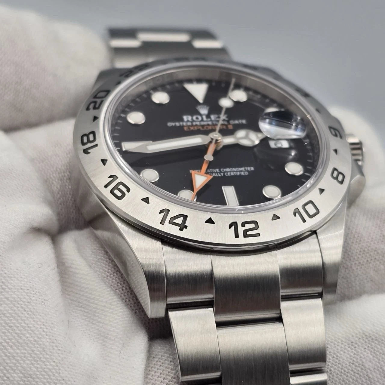 PAPERS 2022 Rolex Explorer II 42mm 226570 Stainless Steel Black Dial BOX