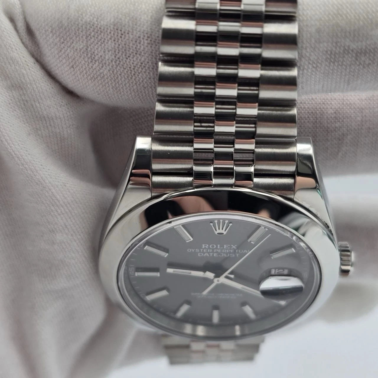 PAPERS 2021 Rolex Datejust 41mm 126300 Rhodium Grey Smooth Bezel Jubilee BOX