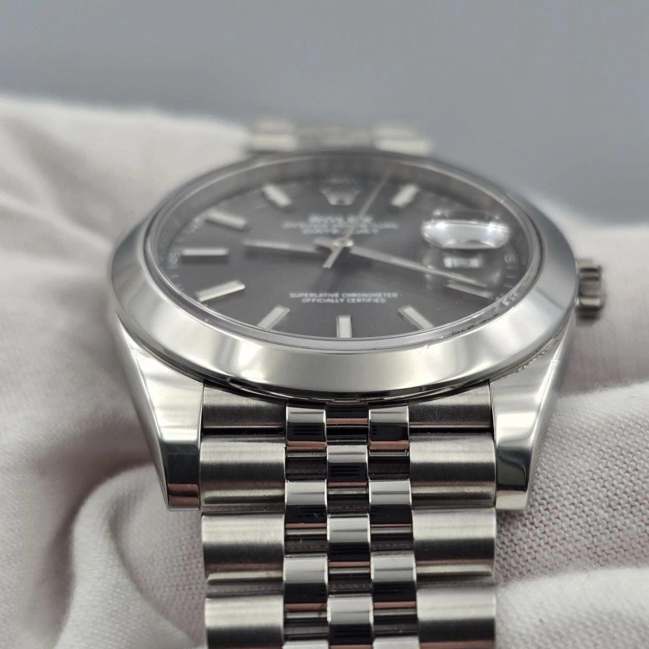 PAPERS 2021 Rolex Datejust 41mm 126300 Rhodium Grey Smooth Bezel Jubilee BOX