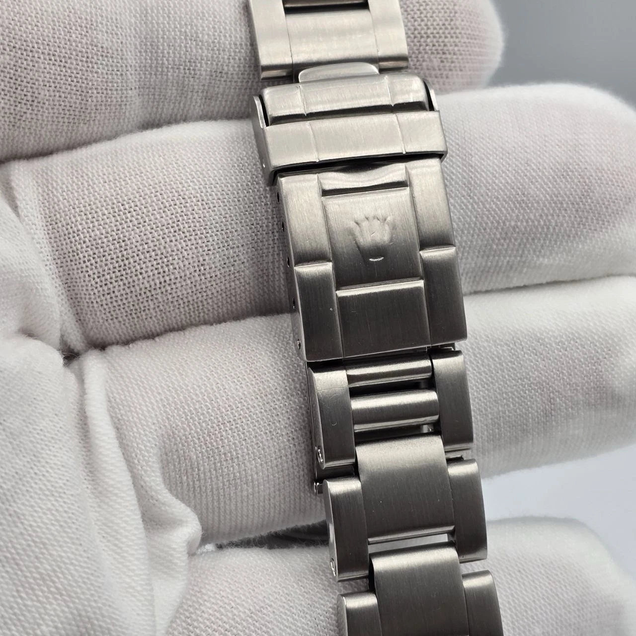 Rolex Explorer II White 40mm Stainless Steel Oyster Date Watch 16570