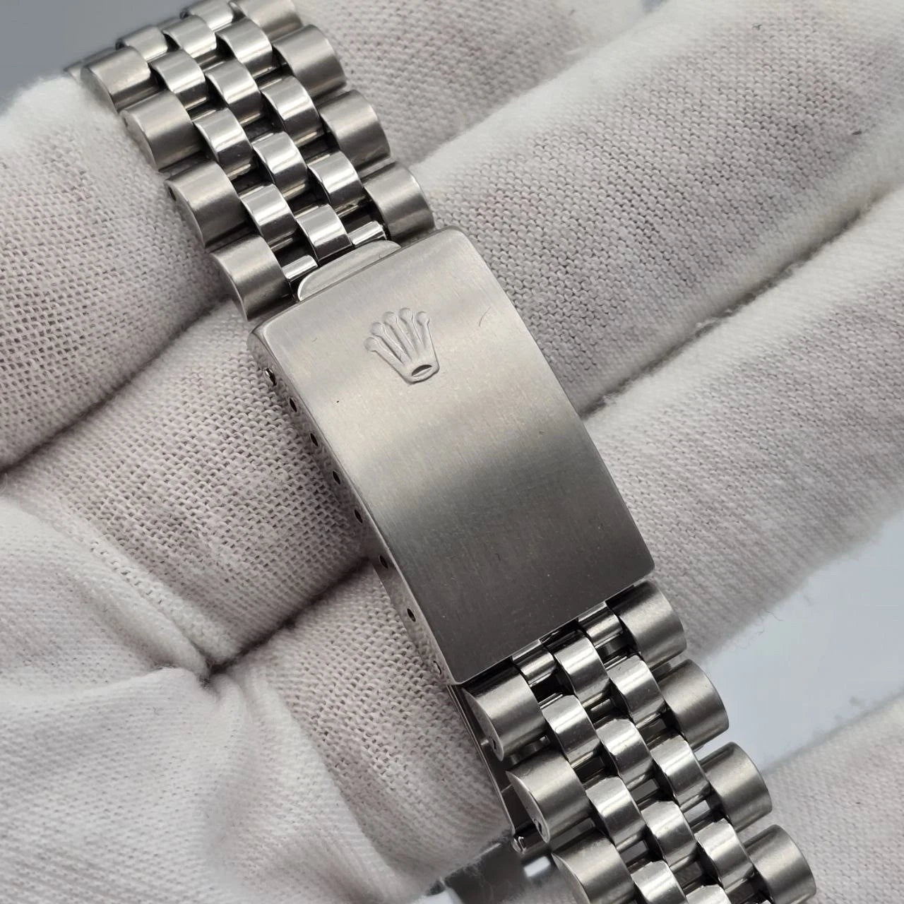 MINT Rolex Datejust Steel Automatic 36mm Silver Dial Jubilee Watch 16220