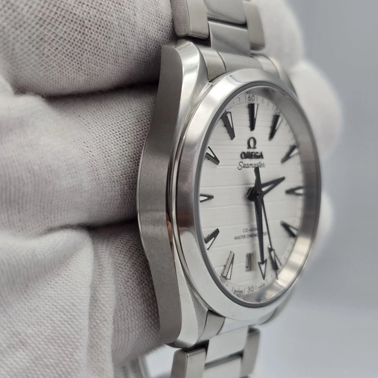 2024 Omega Seamaster Aqua Terra 220.10.38.20.02.001 38mm White Dial B+P