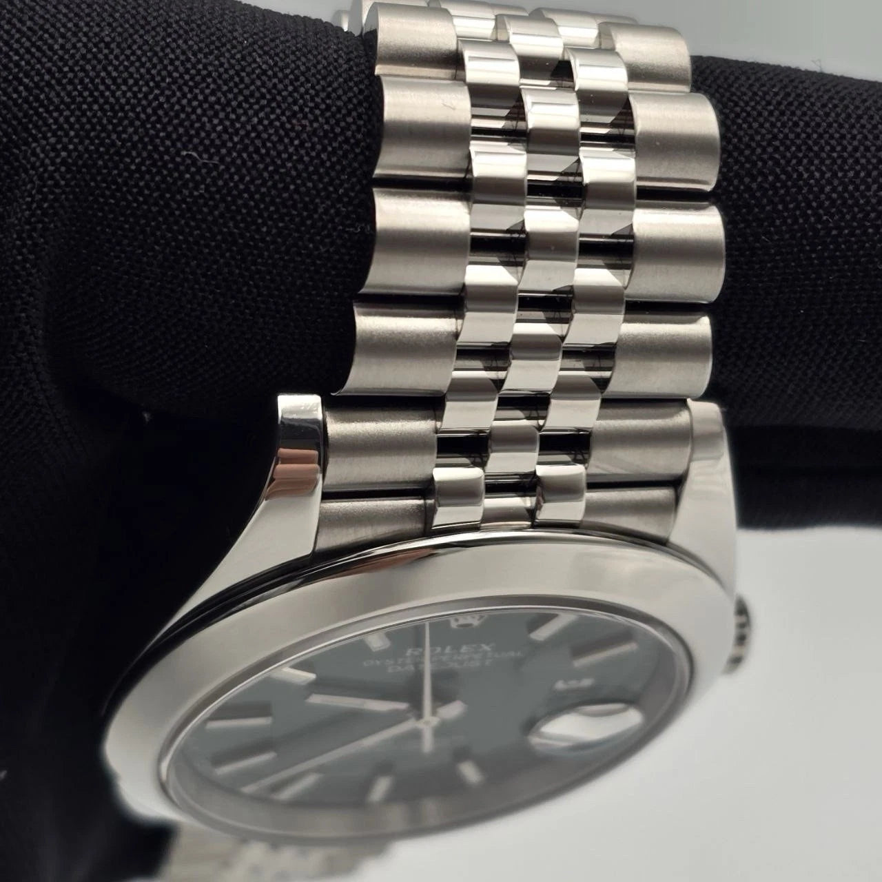 2023 Rolex Datejust 41mm Mint Green Dial Smooth Bezel Jubilee Watch 126300 B+P