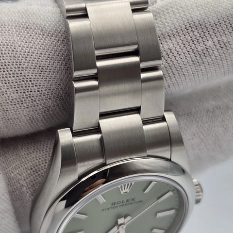 2025 NEW Rolex Oyster Perpetual Pistachio Dial 124200 Steel 34mm Watch UNWORN