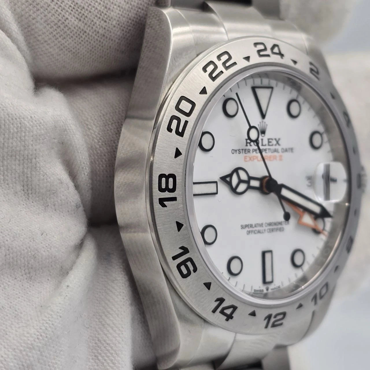 PAPERS 2023 Rolex Explorer II 42mm 226570 Stainless Steel White Polar Dial BOX