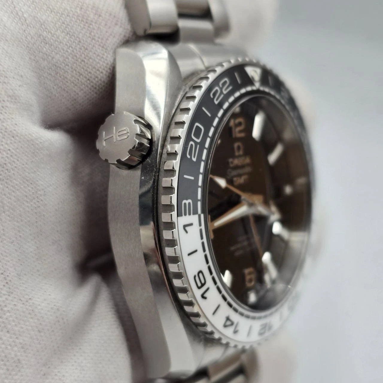 2024 PAPERS OMEGA Seamaster Planet Ocean GMT 600M “Oreo" 215.30.44.22.01.001 BOX