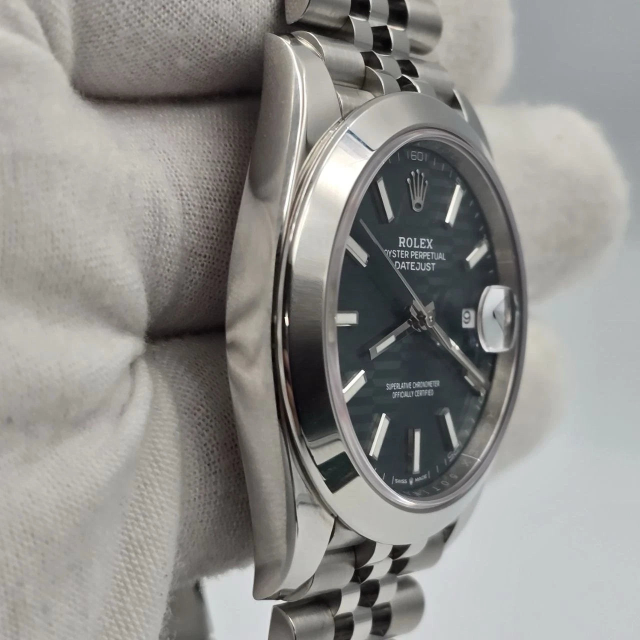 PAPERS 2023 MINT Rolex Datejust 41mm Smooth Green Motif Dial Jubilee 126300 BOX