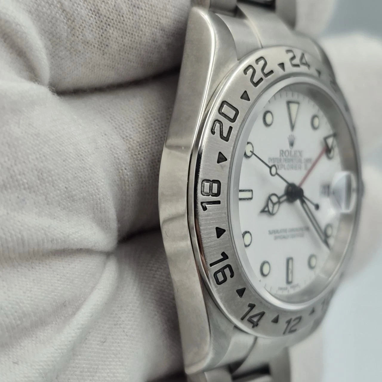 PAPERS MINT 2005 Rolex 16570 Explorer II White Steel NO HOLES 40mm Watch