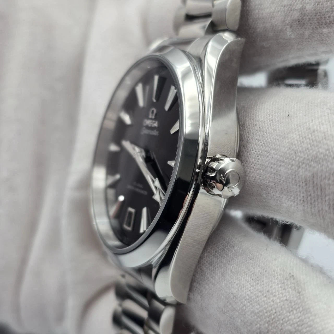 PAPERS 2025 Omega Seamaster Aqua Terra Black Dial 41mm 220.10.41.21.01.002 BOX