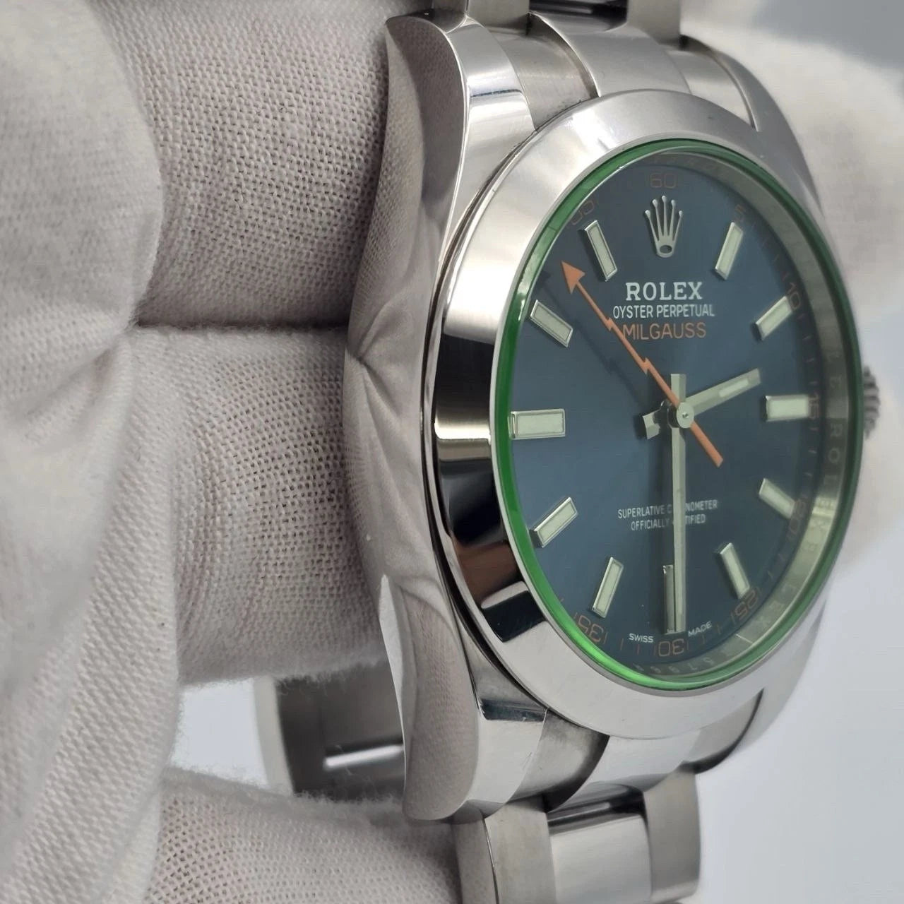 PAPERS 2022 Rolex Milgauss 40mm Steel Blue Dial Green Crystal 116400GV BOX